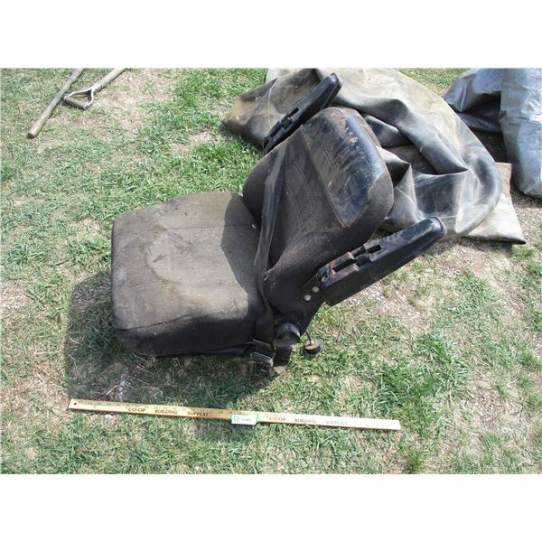 Case International Seat (Needs Cleaning)