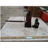 Image 1 : (2) Bottle Jacks
