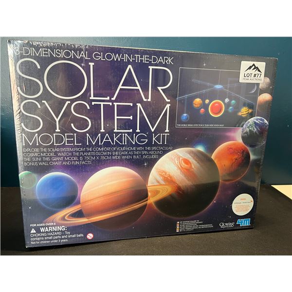 Lot of 1 3-Dimensional Glow In The Dark Solar System Model Making Kit