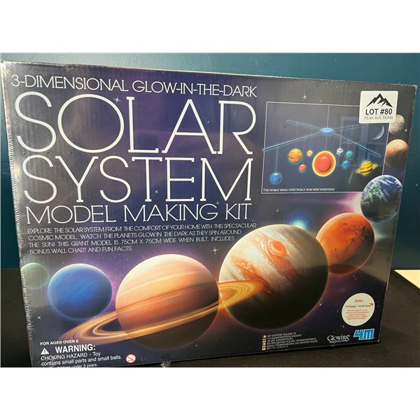 Lot of 1 3-Dimensional Glow In The Dark Solar System Model Making Kit