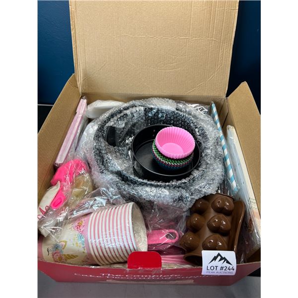 Lot of 1 Cake Decorating Supplies Set