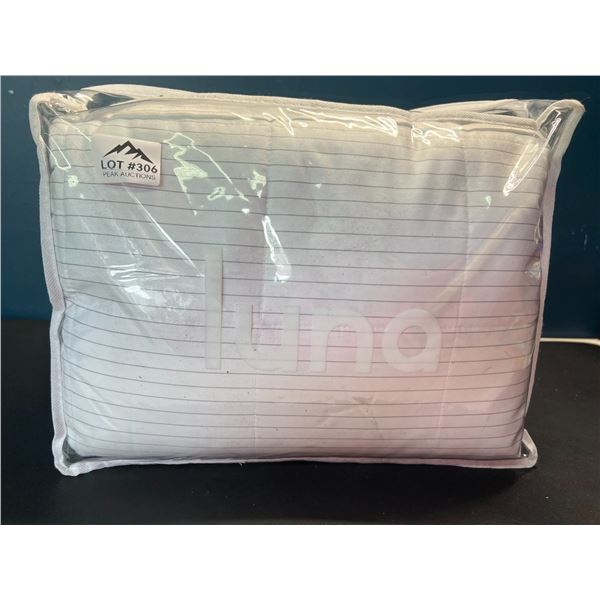 Lot of 1 Luna Adult Weighted Blanket - Striped