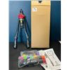 Image 1 : Lot of 1 Hand Nut Riveter Tool
