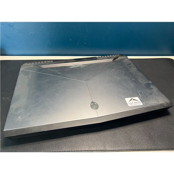 Lot of 1 Alienware Laptop - Used/As Is - For parts or repair