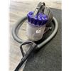Image 1 : Lot of 1 Dyson Floor Vacuum - Used