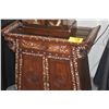 Image 1 : VINTAGE CHINESE MING STYLE ALTAR CABINET W/1 DRAWER & 2 DOORS, INLAID W/MOTHER OF PEARL & LONG LIFE