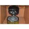 Image 2 : ANTIQUE CHINESE EXPORT GREEN & GOLD TEA CADDY, MELLON SHAPE (8 1/2")