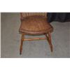 Image 2 : ANTIQUE WINDSOR STYLE SPINDLE BACK SIDE CHAIR