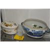 Image 1 : ROYAL WORCHESTER COVERED DISH & BLUE & WHITE TUREEN (2 PCS)
