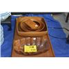 Image 1 : COLLECTION OF WOODEN BOWLS, TRAY, PLAQUE & COVER (6 PCS)