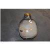 Image 2 : CHINESE SHADOW AGATE SNUFF BOTTLE W/CARNELIAN TOP