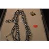 Image 1 : FRESHWATER PEARL NECKLACES & EARRINGS (5 PCS)