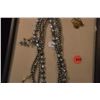 Image 2 : FRESHWATER PEARL NECKLACES & EARRINGS (5 PCS)