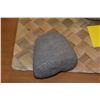 Image 2 : VERY OLD KAUAI BROWN STIRRUP POUNDER (4" X 4")