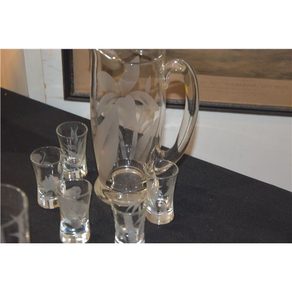 ETCHED GLASS PITCHER & ETCHED SHOT GLASSES (6 PCS)