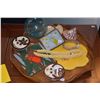 Image 2 : MIXED LOT: TRIVETS, CORAL SHELLS, WALLET, GLASS FLOAT, WOOD TRAY & SHELL NECKLACE