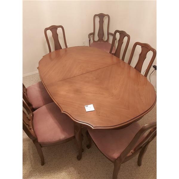 Wood Dinning Room Table And Three Leaf's With 7 Chairs