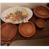 Image 1 : Assortment Of Wood Serving Bowls With Plastic Serving Tray