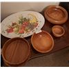 Image 2 : Assortment Of Wood Serving Bowls With Plastic Serving Tray
