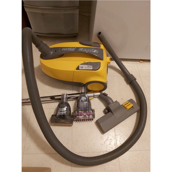 Eureka Rally 2 Vacuum With Attachments