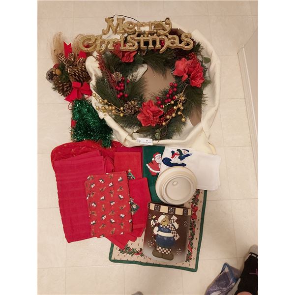 Assortment of Christmas Décor