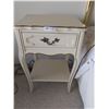 Image 4 : Two Matching Bedside Tables