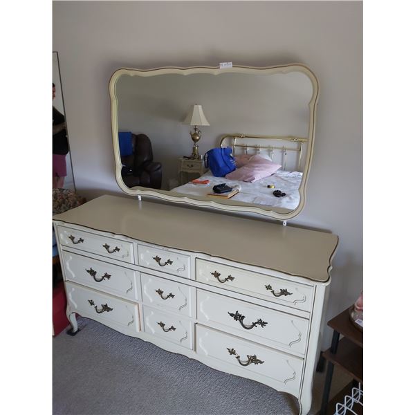 Chest Of Drawers With Mirror