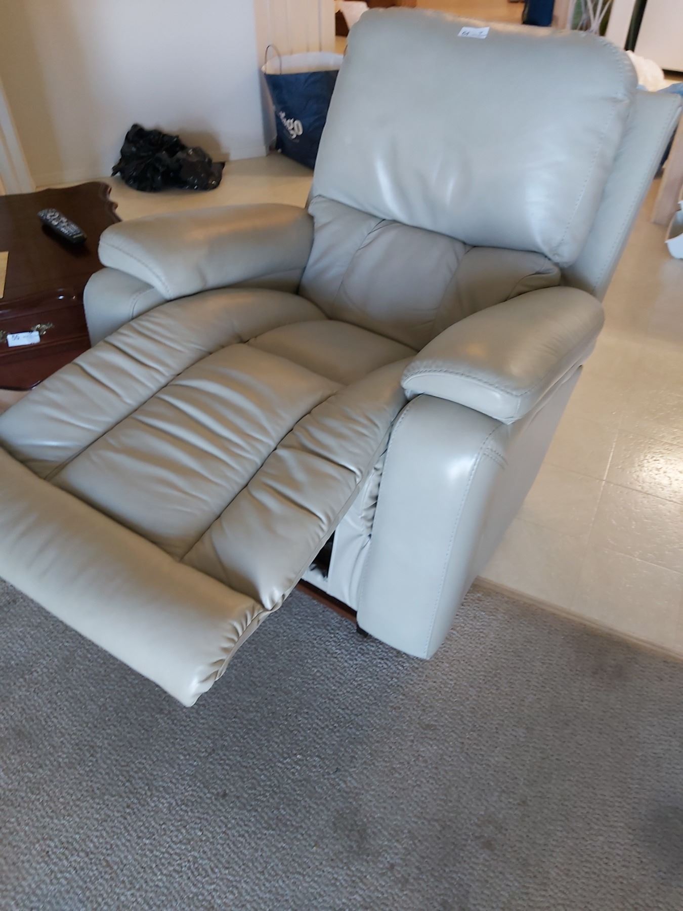 Cream Colored Lazy Boy Leather Recliner With All The Bells And Whistles