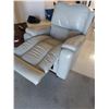 Image 1 : Cream Colored Lazy Boy Leather Recliner With All The Bells And Whistles