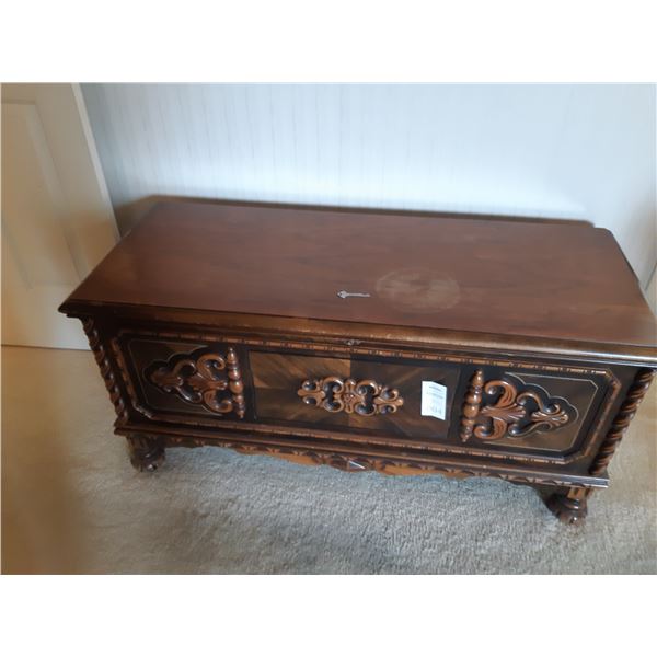 Lane cedar chest C