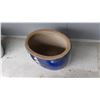 Image 2 : Pottery planter and Vase A