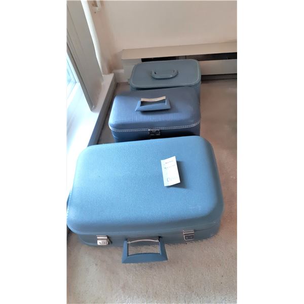 Vintage Cosmetic Travel Cases  A