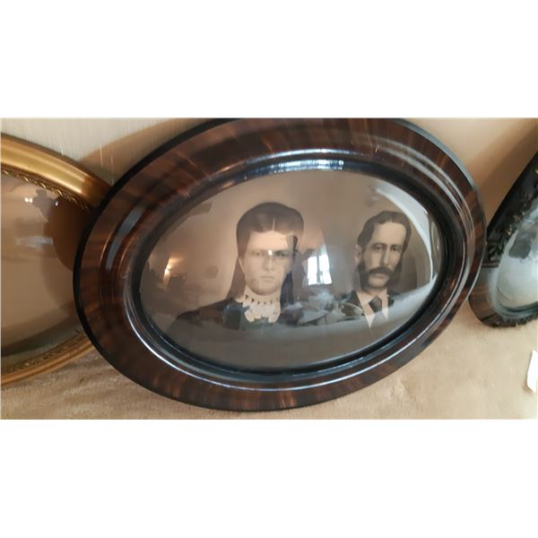 Vintage Oval Frame and photo A