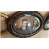 Image 1 : Vintage Oval Frame and photo A