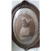 Image 5 : Vintage Oval Frame and photo A