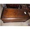 Image 1 : Antique Cedar Chest Cat C