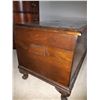 Image 3 : Antique Cedar Chest Cat C
