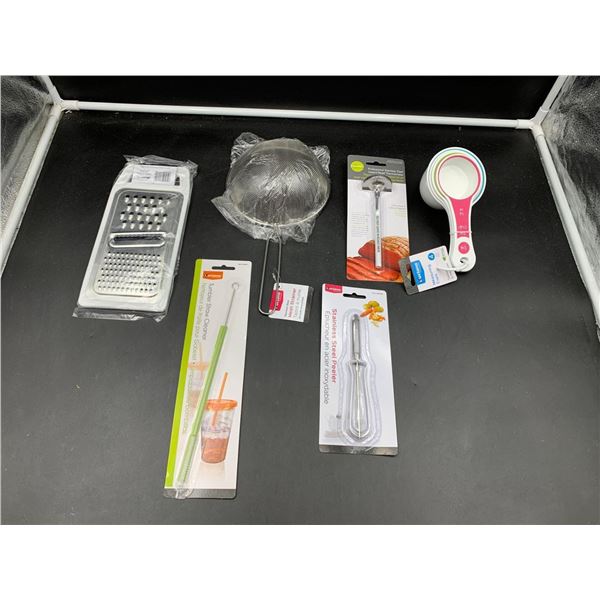 Lot of Houseware Items