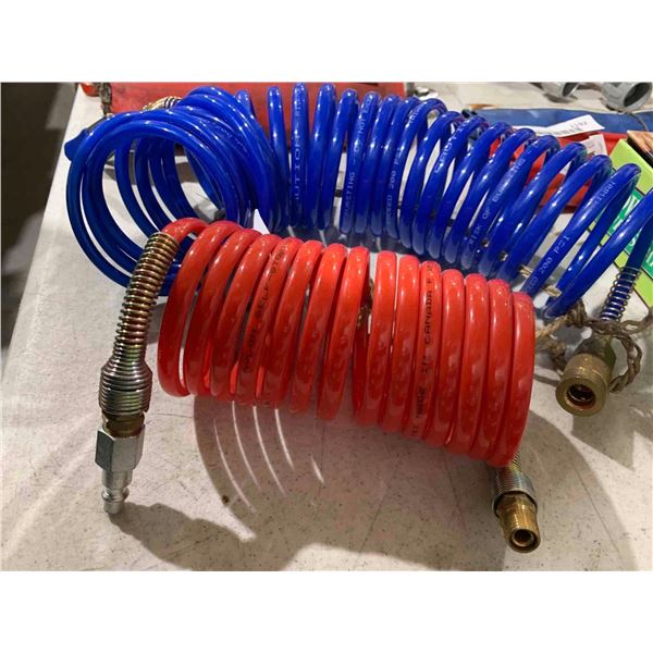 Air hoses, the red one is rated for 250 psi and the blue one for 200 psi