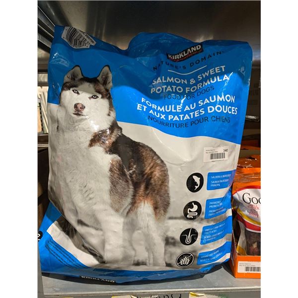 Kirkland Signature Nature's Domain Salmon & Sweet Potato Formula Dog Food, 35 lbs x1.5
