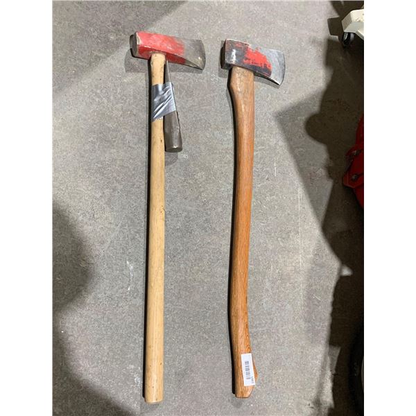 lot of 2 axes one is a regular axe the other is a wood splitting axe that comes with a splitting wed