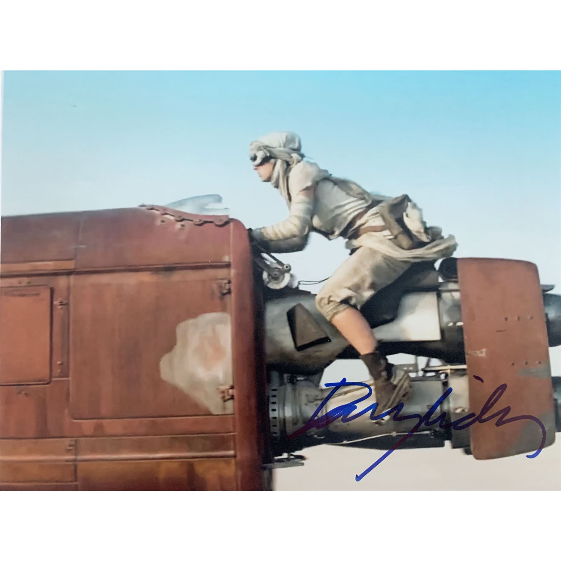 Star Wars Daisy Ridley signed movie photo. GFA Authenticated