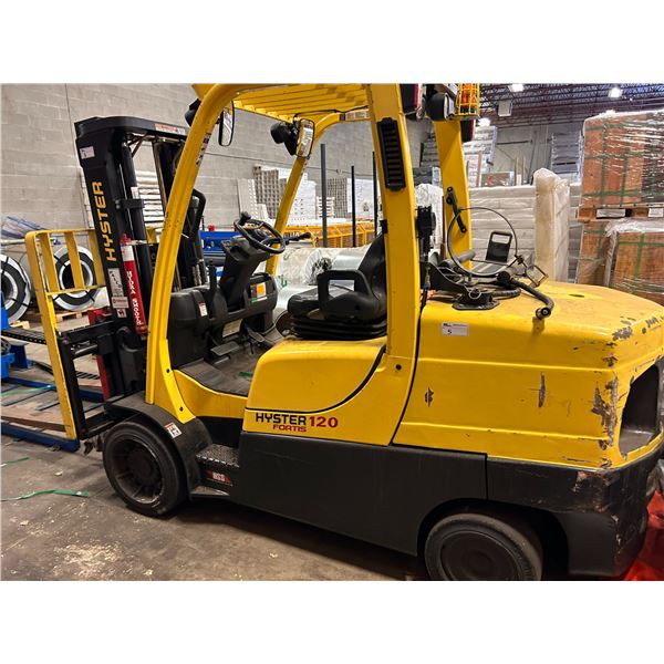 2014 HYSTER S120FT FORKLIFT; APPROX. 4200 HOURS, 12,000 LB. LOAD CAPACITY, SIDE SHIFT, WORK LIGHTS.