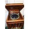 Image 2 : Antique 1/4 cut oak Columbia grafonola with automatic album selector and some accessories. Turn tabl