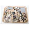 Image 1 : Tray lot of collectibles including men's rings, cufflinks, tie clips, pocket knives, belt buckles, w