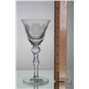 Image 6 : Antique Georgian era Jacobite wine glass with engraved with the white Jacobite rose and thistle on b