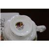 Image 3 : Selection of Royal Albert "Old Country Rose" bone china dinnerware including twelve dinner plates, t