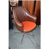 Image 1 : Upholstered swivel office chair