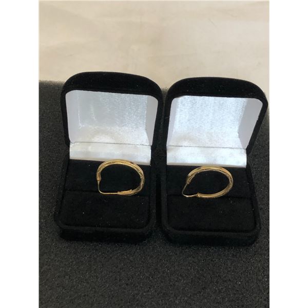 PAIR OF 18K HOOP EARRINGS