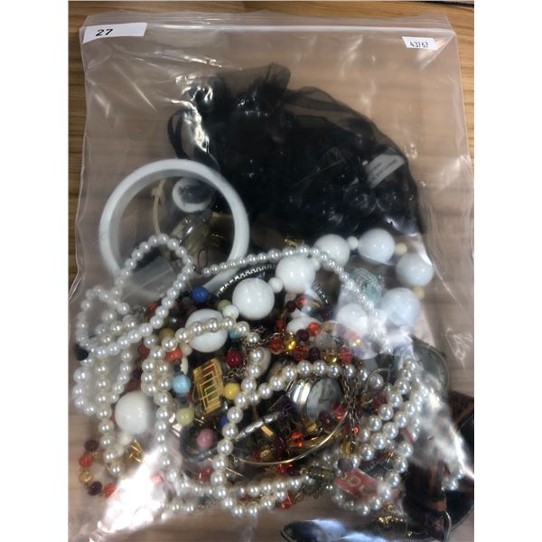 BAG OF COSTUME JEWELRY